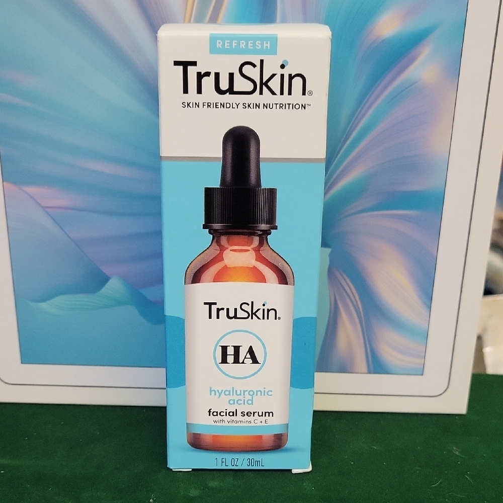 TruSkin Refresh HA Hyaluronic Acid Facial Serum 30ml New in Box
